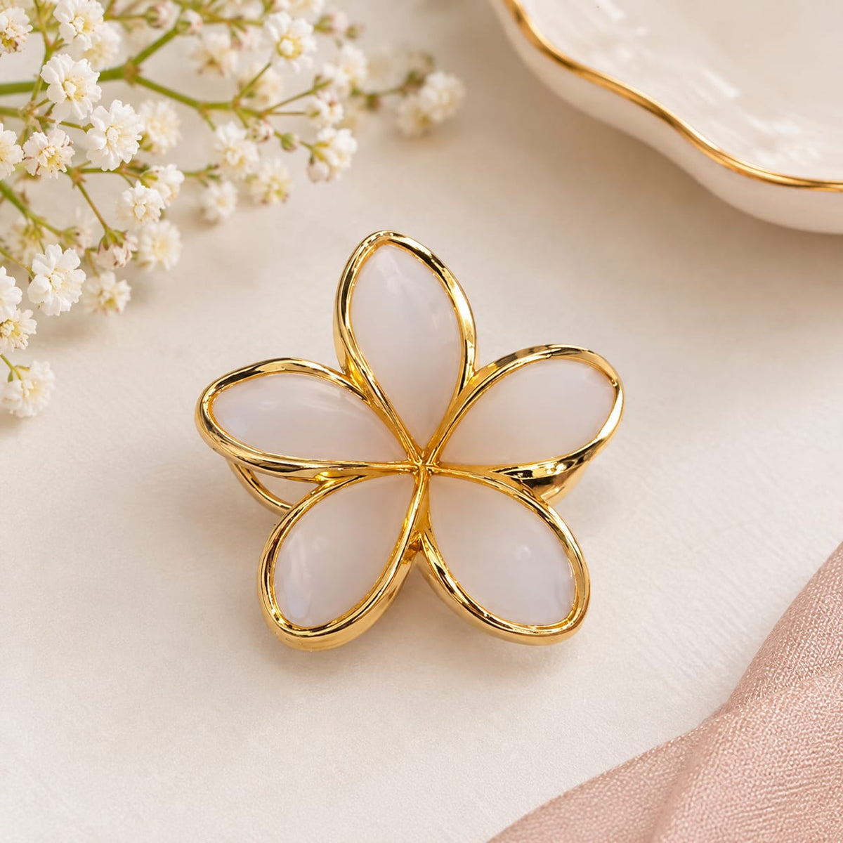 Elegant Five-Petal Floral Hair Claw
