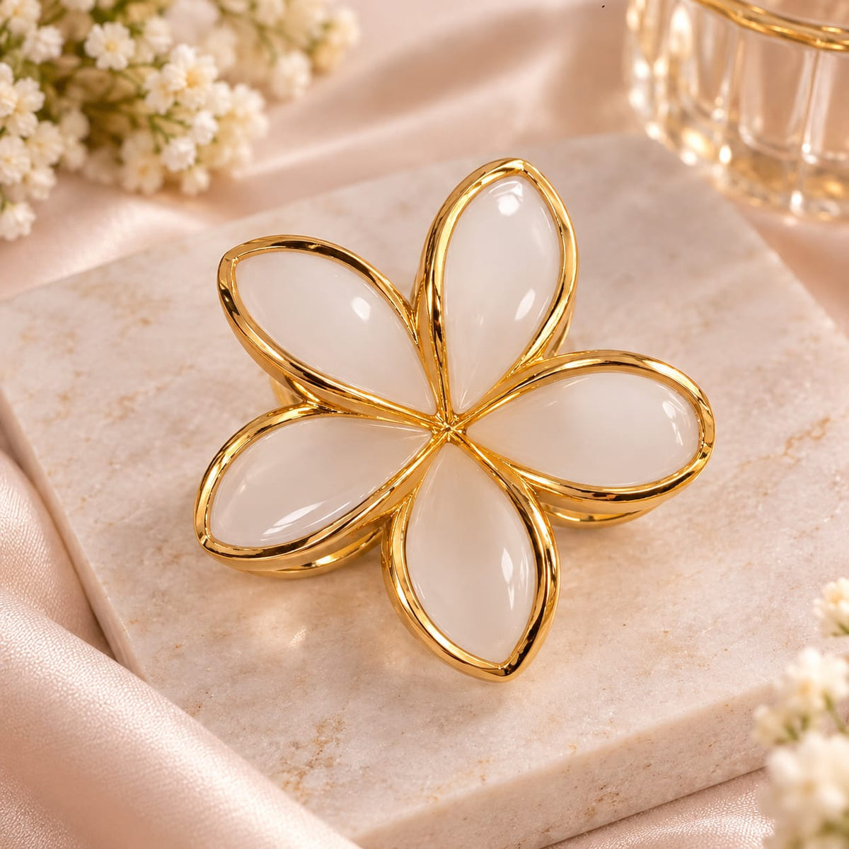 Elegant Five-Petal Floral Hair Claw