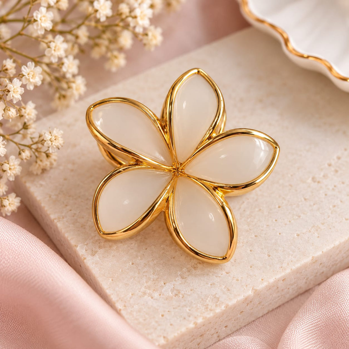 Elegant Five-Petal Floral Hair Claw