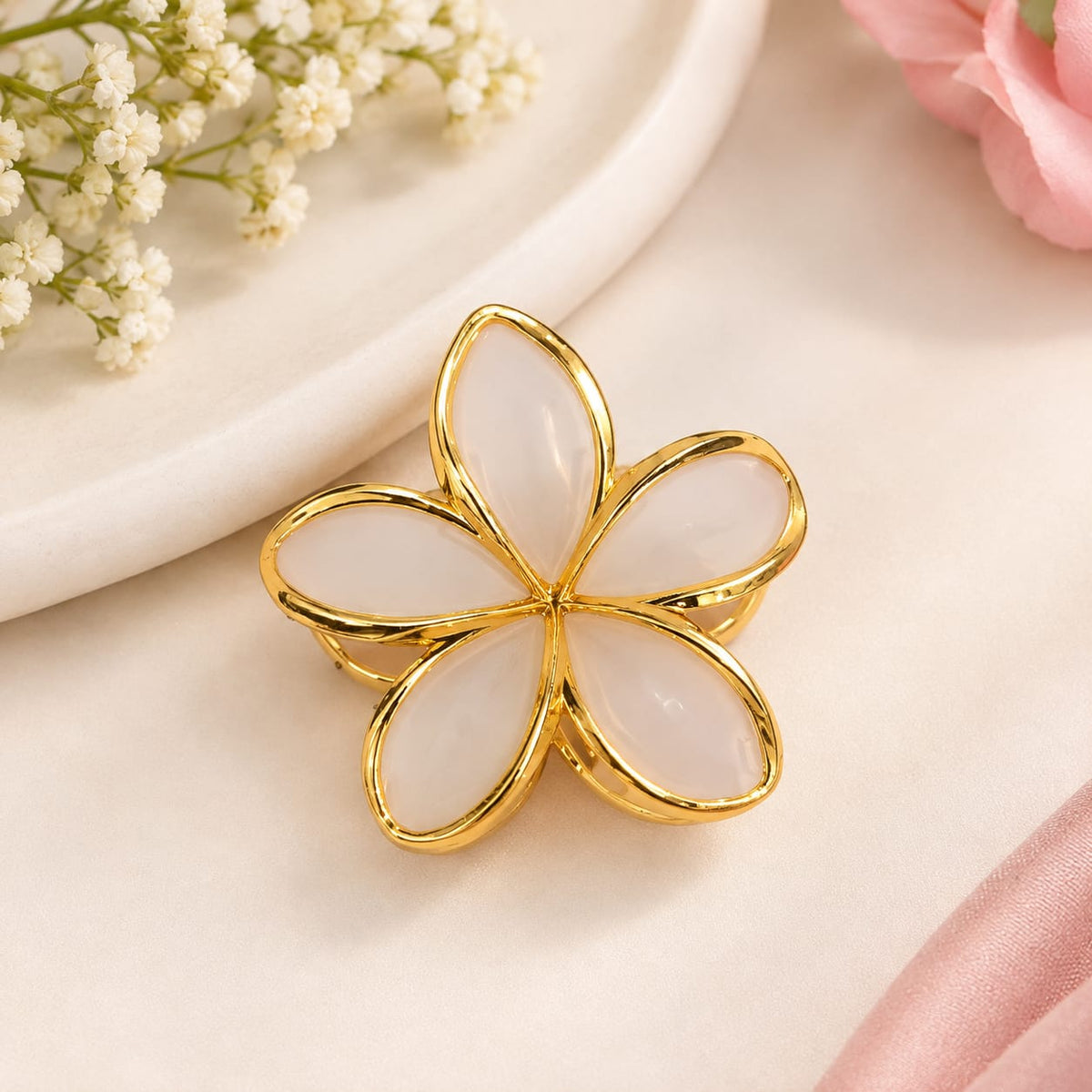 Elegant Five-Petal Floral Hair Claw