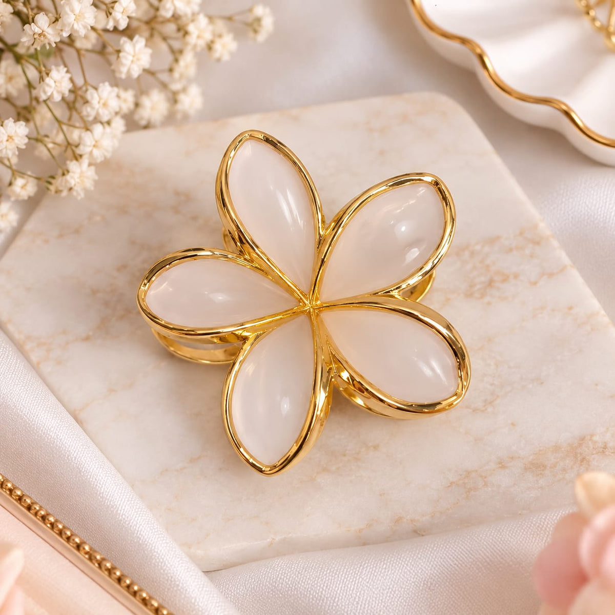 Elegant Five-Petal Floral Hair Claw