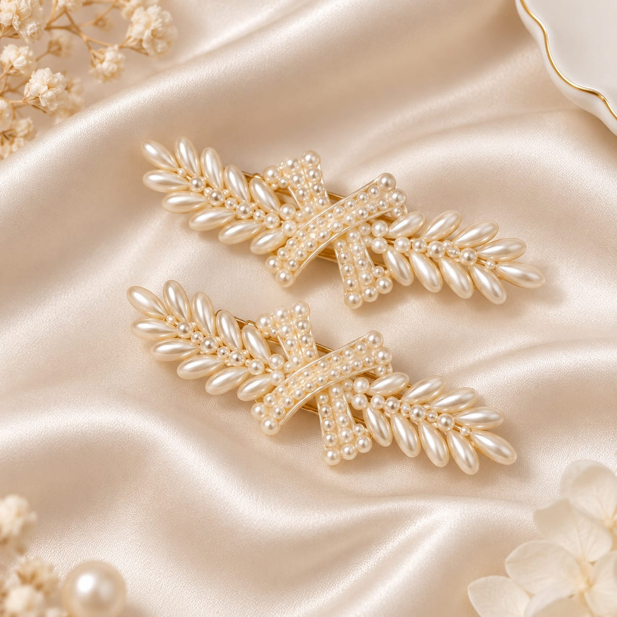 Pearl Daisy Hair Clip Pair