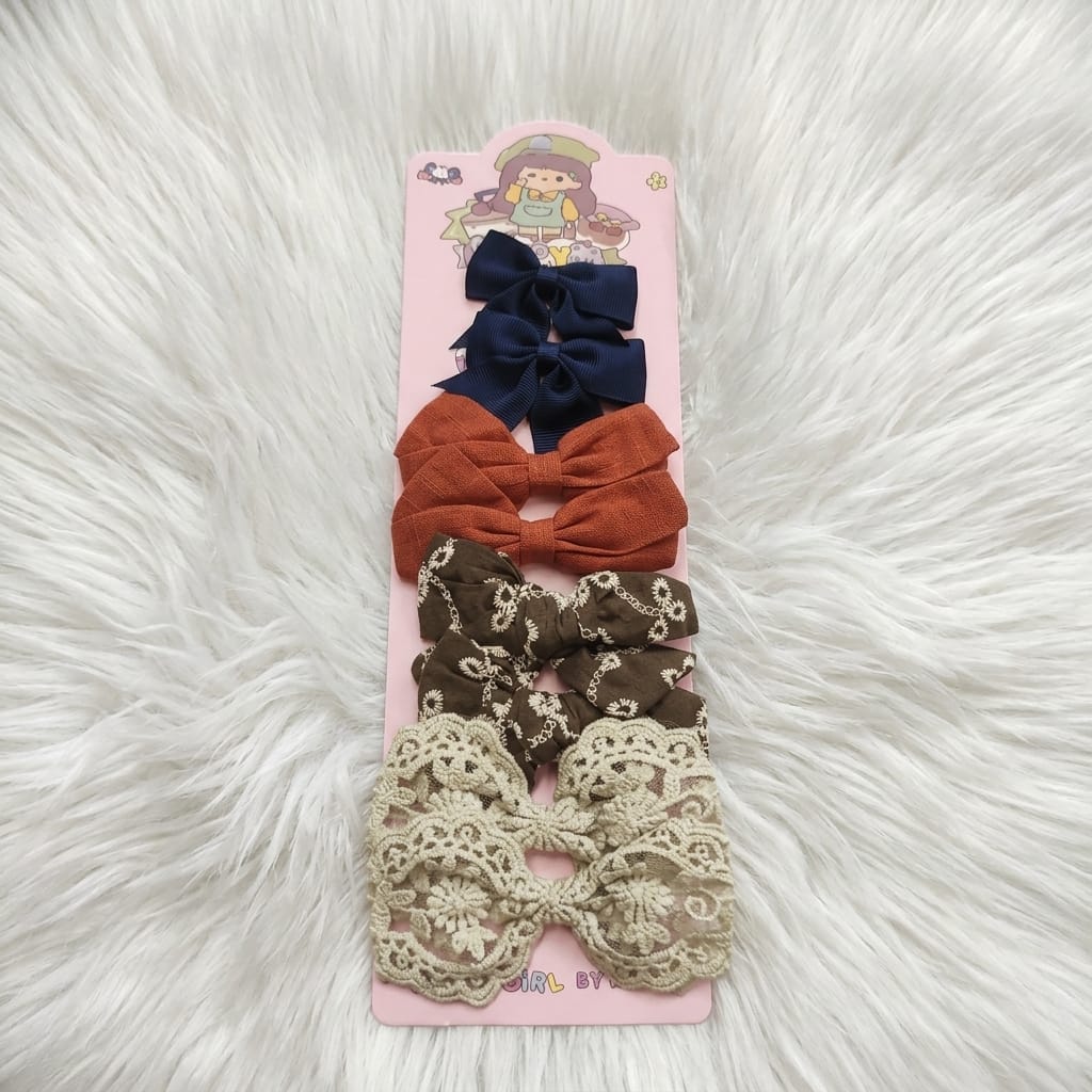Festive Bow & Character Hair Clip Set