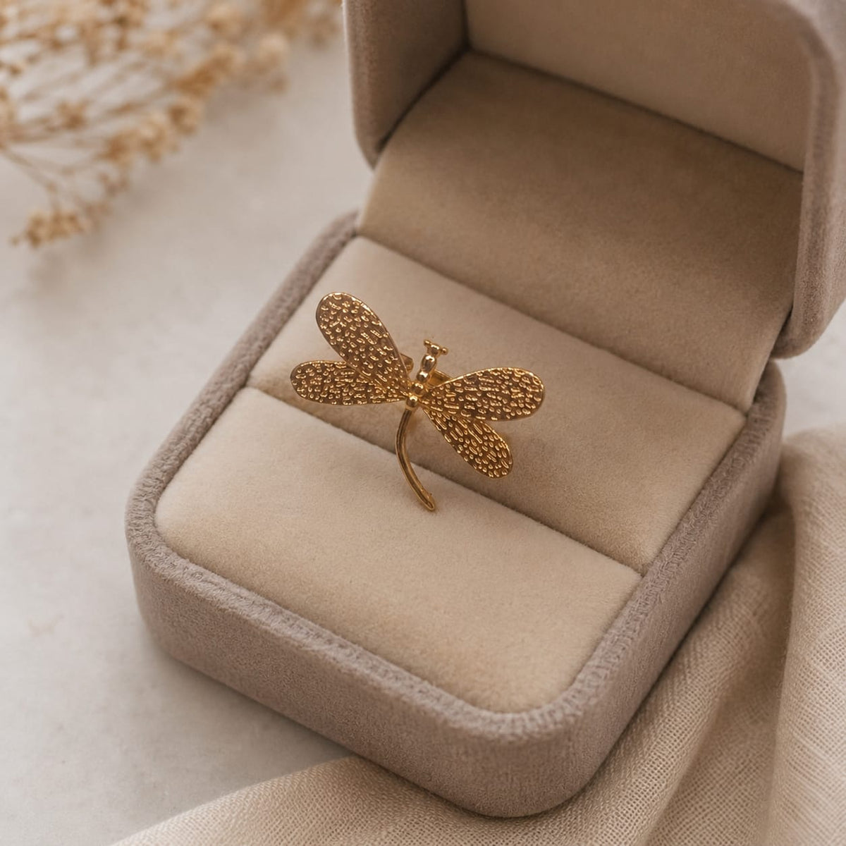 Adjustable Stainless Steel Dragonfly Ring – Elegant Gold Finish